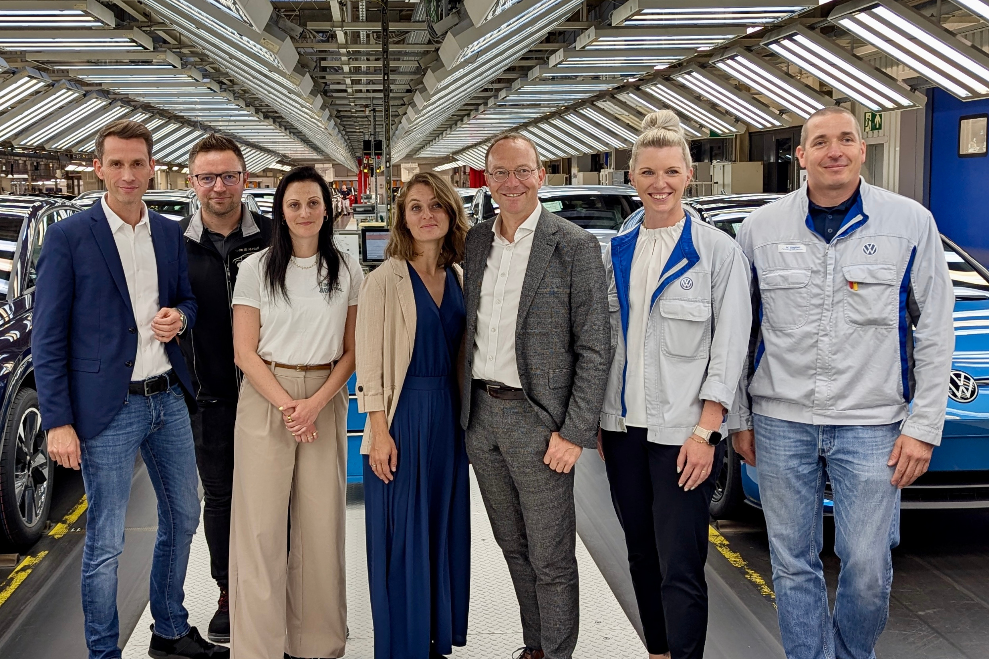 Bündnisgrüne mit Beschäftigten im VW-Werk in Mosel