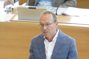 Sachsen beschließt Bildungszeit: BÜNDNISGRÜNE kritisieren Hängepartie trotz Volksantrag