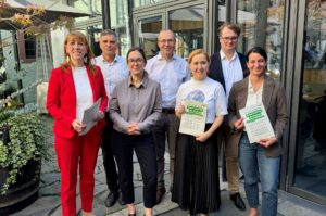 BÜNDNISGRÜNE-Fraktion vor Ort in Zwickau: Ärmel hoch für die Region!